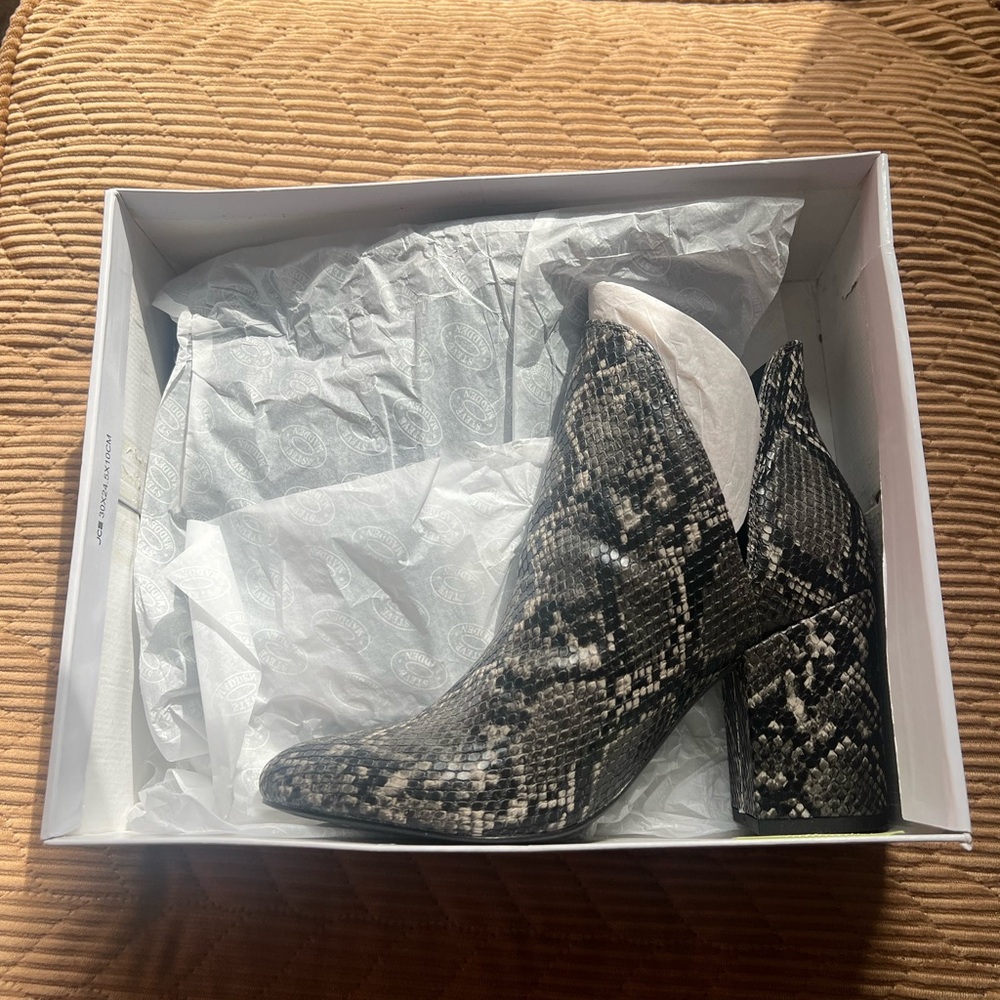 Steve Madden Black and Gray Ankle Booties with Snakeskin Pattern